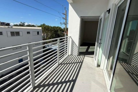 Condo in Hollywood, Florida, 1 bedroom № 2081480 - photo 13