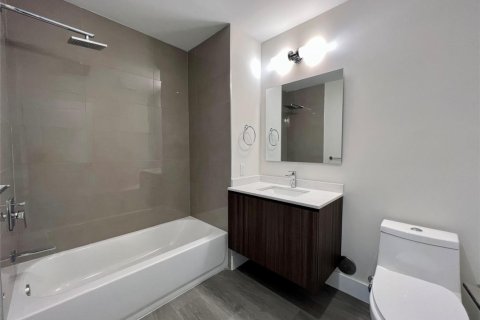 Condo in Hollywood, Florida, 1 bedroom № 2081480 - photo 10