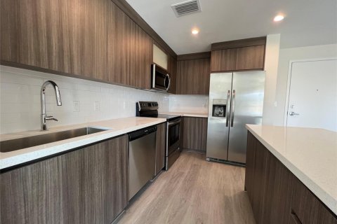 Condo in Hollywood, Florida, 1 bedroom № 2081480 - photo 3