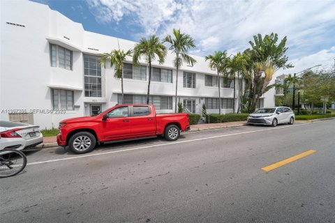 Condo in Miami Beach, Florida, 1 bedroom  № 2067782 - photo 9