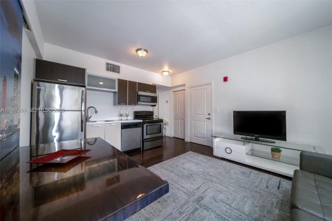 Condo in Miami Beach, Florida, 1 bedroom  № 2067782 - photo 3