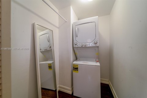 Condo in Miami Beach, Florida, 1 bedroom  № 2067782 - photo 7