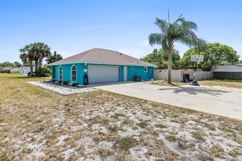 Villa ou maison à vendre à Edgewater, Floride: 3 chambres, 164.62 m2 № 1736292 - photo 1