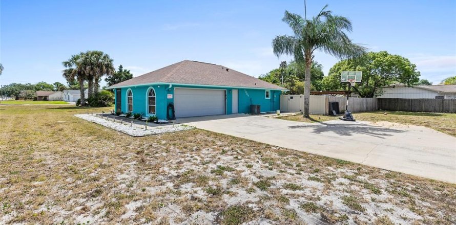 Villa ou maison à Edgewater, Floride 3 chambres, 164.62 m2 № 1736292