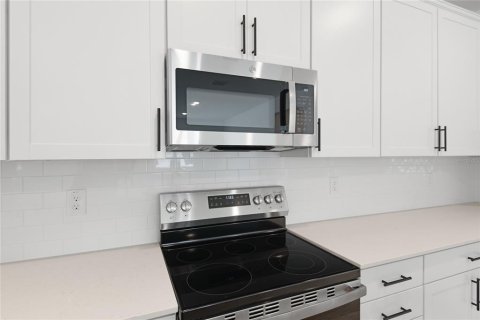 Villa ou maison à vendre à Tavares, Floride: 4 chambres, 192.31 m2 № 1436698 - photo 6