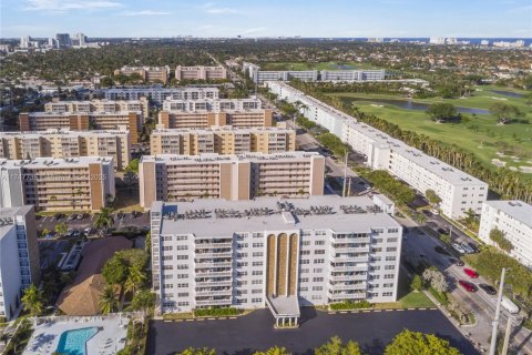 Купить кондоминиум в Халландейл-Бич, Флорида 2 спальни, 101.45м2, № 1874334 - фото 2