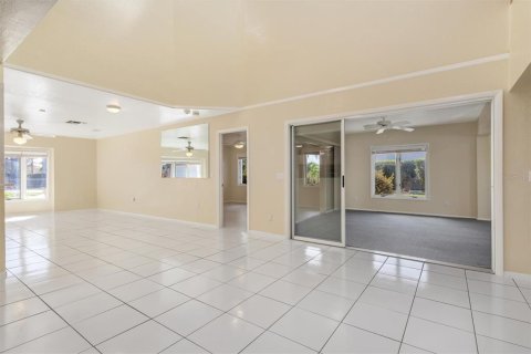 Casa en venta en Port Charlotte, Florida, 5 dormitorios, 342.07 m2 № 2098316 - foto 21
