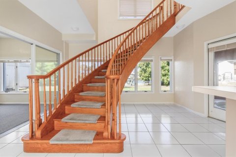 Casa en venta en Port Charlotte, Florida, 5 dormitorios, 342.07 m2 № 2098316 - foto 3