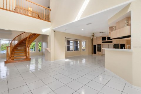 Casa en venta en Port Charlotte, Florida, 5 dormitorios, 342.07 m2 № 2098316 - foto 18