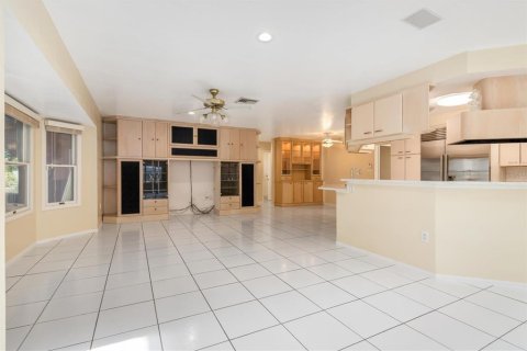 Casa en venta en Port Charlotte, Florida, 5 dormitorios, 342.07 m2 № 2098316 - foto 19