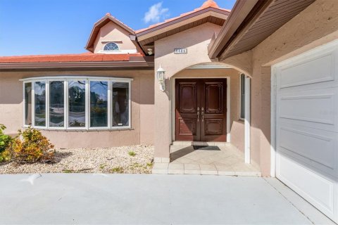 Casa en venta en Port Charlotte, Florida, 5 dormitorios, 342.07 m2 № 2098316 - foto 10