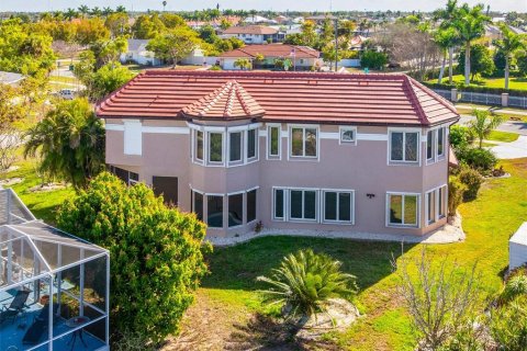 Casa en venta en Port Charlotte, Florida, 5 dormitorios, 342.07 m2 № 2098316 - foto 6