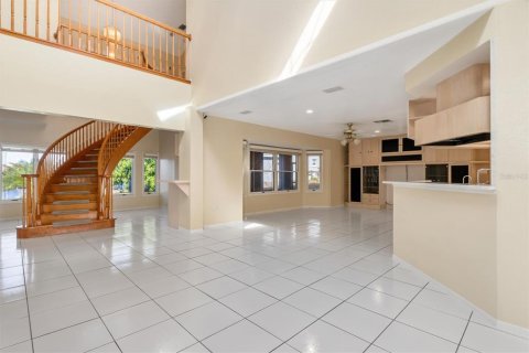 Casa en venta en Port Charlotte, Florida, 5 dormitorios, 342.07 m2 № 2098316 - foto 17