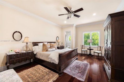 House in Miami, Florida 6 bedrooms, 716.93 sq.m. № 2004469 - photo 22