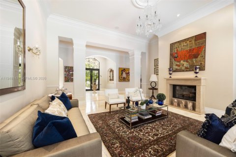 House in Miami, Florida 6 bedrooms, 716.93 sq.m. № 2004469 - photo 5