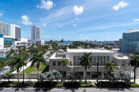 Copropriété à louer à Miami, Floride: 1 chambre № 2417611 - photo 2