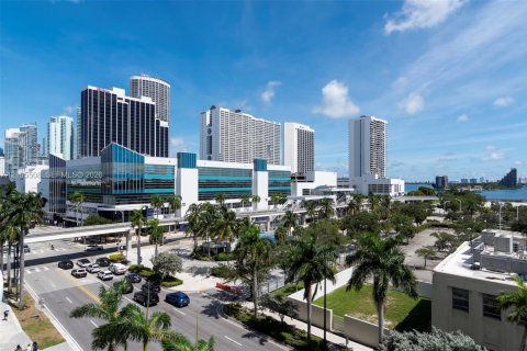 Condo à Miami, Floride, 1 chambre  № 2417611