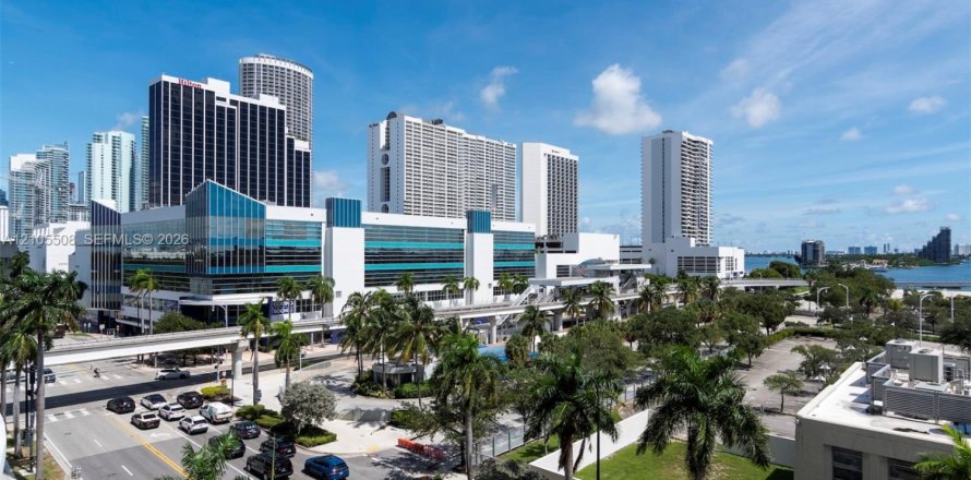 Condo à Miami, Floride, 1 chambre  № 2417611