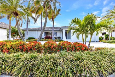House in Punta Gorda, Florida 3 bedrooms, 198.72 sq.m. № 1682011 - photo 6