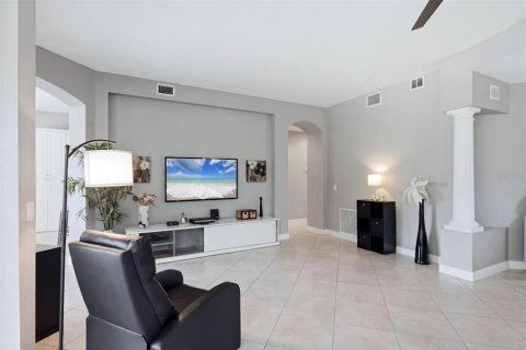 House in Bradenton, Florida 3 bedrooms, 189.43 sq.m. № 2208489 - photo 6