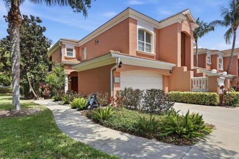 House in Bradenton, Florida 3 bedrooms, 189.43 sq.m. № 2208489 - photo 2