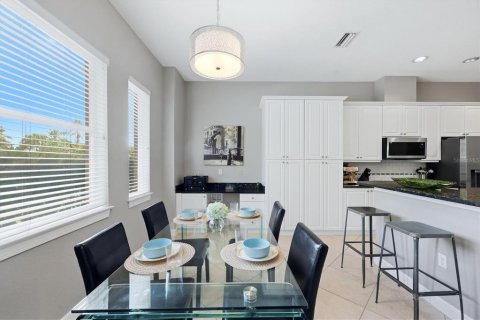 House in Bradenton, Florida 3 bedrooms, 189.43 sq.m. № 2208489 - photo 8
