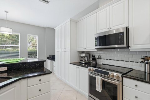 House in Bradenton, Florida 3 bedrooms, 189.43 sq.m. № 2208489 - photo 12
