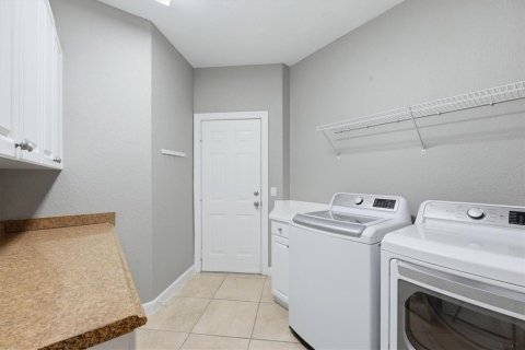 House in Bradenton, Florida 3 bedrooms, 189.43 sq.m. № 2208489 - photo 28