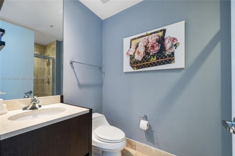 Condo in Sunny Isles Beach, Florida, 3 bedrooms  № 2003580 - photo 24