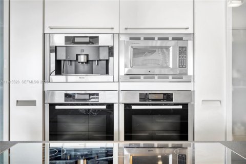 Condo in Sunny Isles Beach, Florida, 3 bedrooms  № 2003580 - photo 10