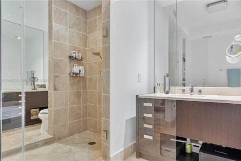 Condo in Sunny Isles Beach, Florida, 3 bedrooms  № 2003580 - photo 22