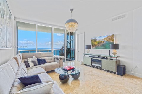 Condo in Sunny Isles Beach, Florida, 3 bedrooms  № 2003580 - photo 4