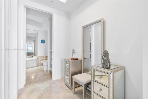 Condo in Sunny Isles Beach, Florida, 3 bedrooms  № 2003580 - photo 19