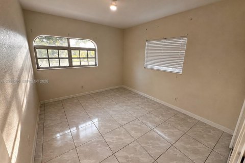 Condo in Miami, Florida, 2 bedrooms № 2245958 - photo 8