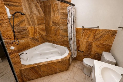 Condo in Miami, Florida, 2 bedrooms № 2245958 - photo 10