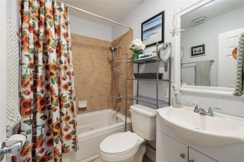 House in Saint Petersburg, Florida 4 bedrooms, 122.63 sq.m. № 2225482 - photo 20