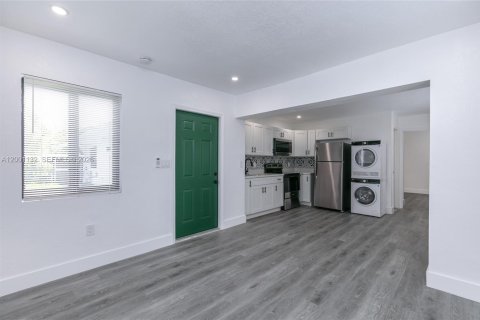 House in Miramar, Florida 1 bedroom, 176.33 sq.m. № 2069388 - photo 3