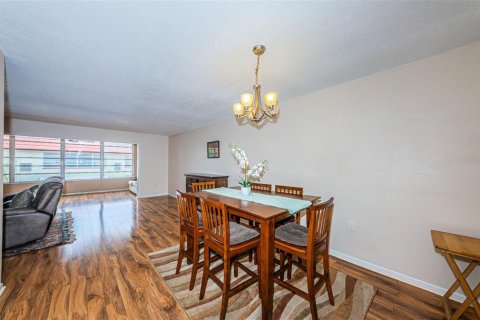 Copropriété à vendre à Gulfport, Floride: 1 chambre, 98.48 m2 № 1527227 - photo 3