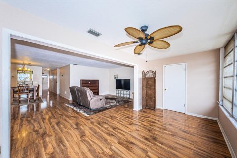 Copropriété à vendre à Gulfport, Floride: 1 chambre, 98.48 m2 № 1527227 - photo 8