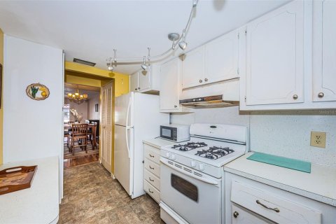 Copropriété à vendre à Gulfport, Floride: 1 chambre, 98.48 m2 № 1527227 - photo 4