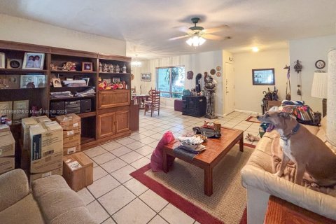 Casa en venta en Cutler Bay, Florida, 3 dormitorios, 140.47 m2 № 1951022 - foto 5