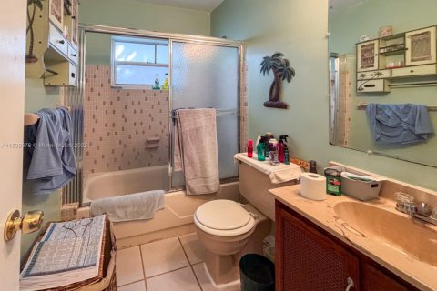 Casa en venta en Cutler Bay, Florida, 3 dormitorios, 140.47 m2 № 1951022 - foto 10