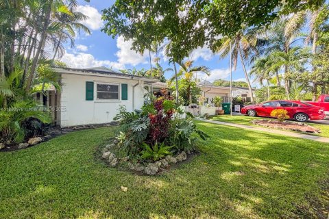 Casa en venta en Cutler Bay, Florida, 3 dormitorios, 140.47 m2 № 1951022 - foto 1
