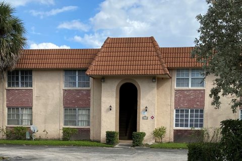 Condominio en venta en Coral Springs, Florida, 3 dormitorios, 126.81 m2 № 2245582 - foto 2