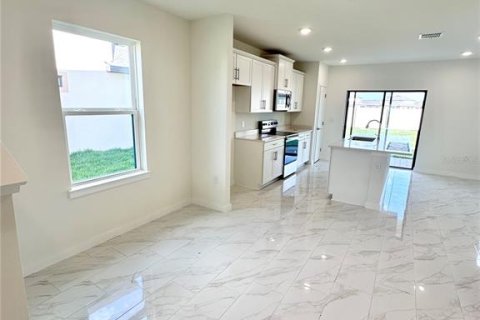 House in Lakeland, Florida 4 bedrooms, 216.83 sq.m. № 1687475 - photo 8