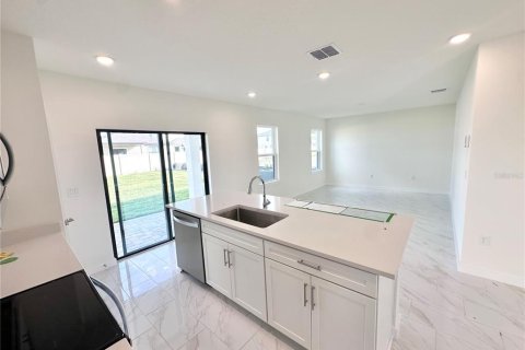 House in Lakeland, Florida 4 bedrooms, 216.83 sq.m. № 1687475 - photo 7