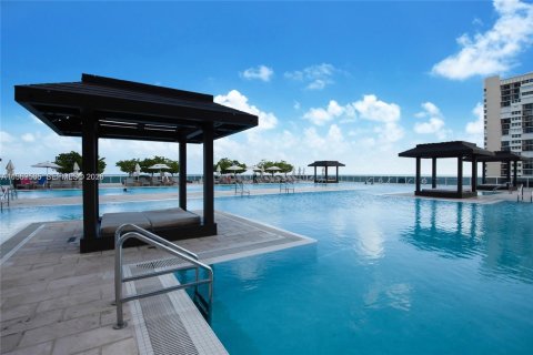 Condo in Hallandale Beach, Florida, 3 bedrooms  № 2030314 - photo 3