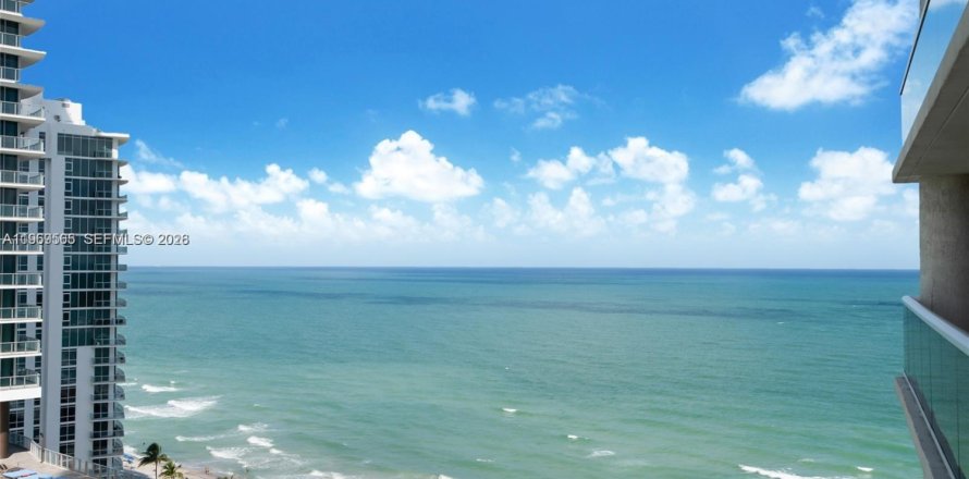 Condo in Hallandale Beach, Florida, 3 bedrooms  № 2030314