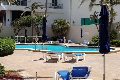 Снять в аренду кондоминиум в Халландейл-Бич, Флорида 1 спальня, 84.08м2, № 1991025 - фото 28