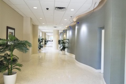 Снять в аренду кондоминиум в Халландейл-Бич, Флорида 1 спальня, 84.08м2, № 1991025 - фото 6